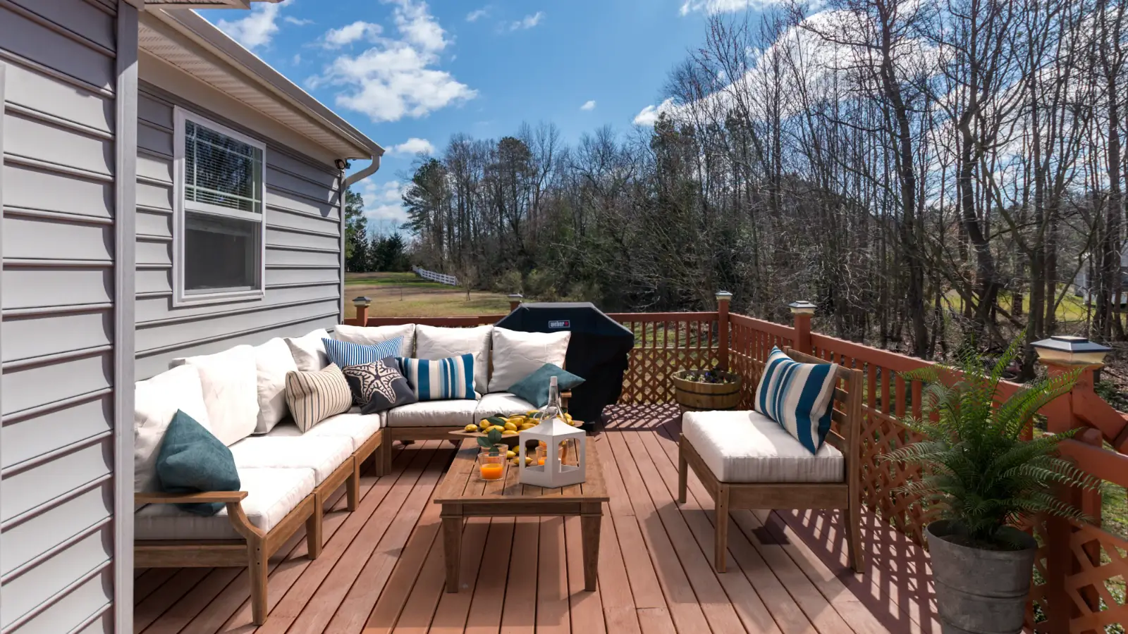 Outdoor deck · Coastal