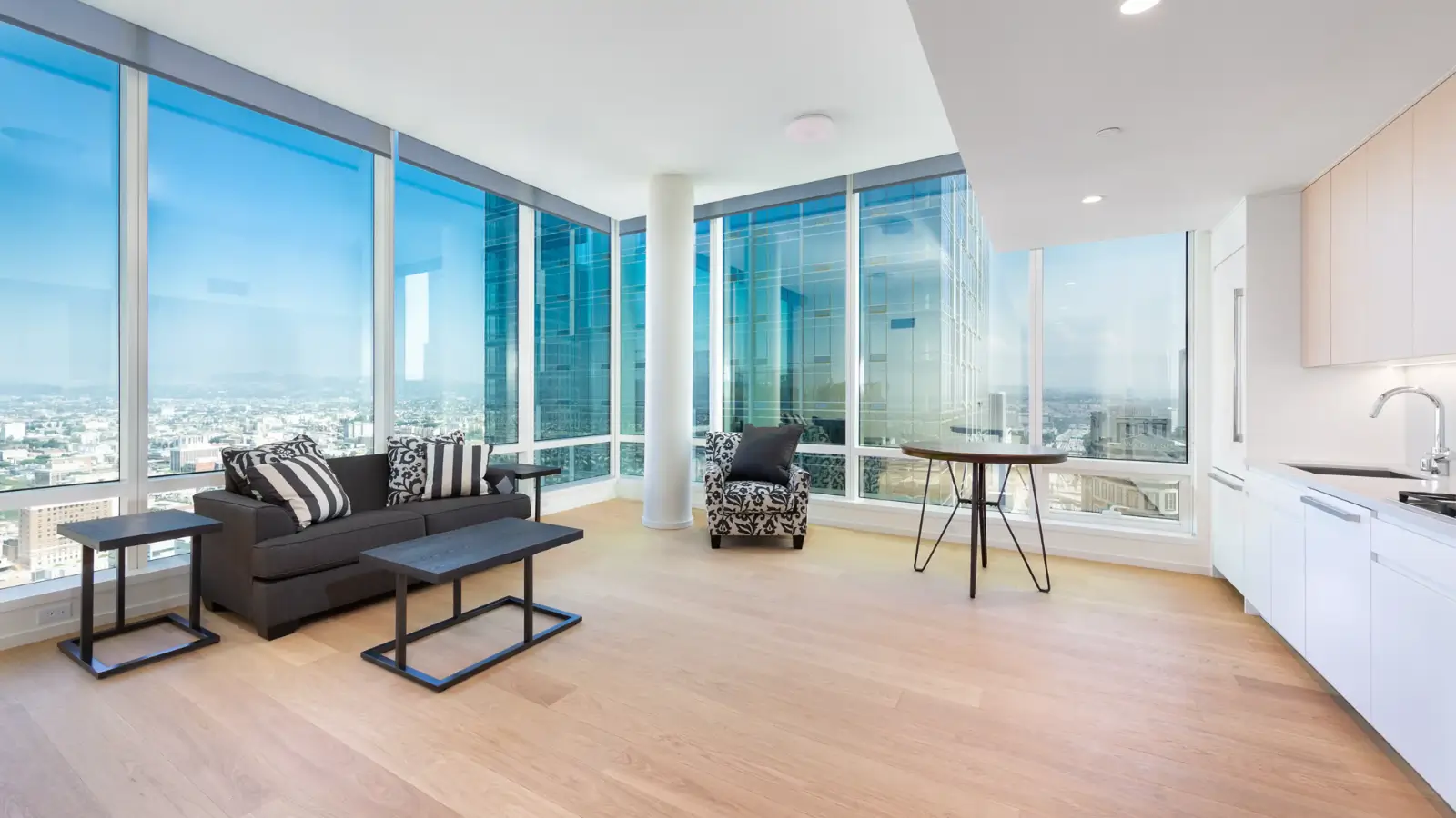 Living room · Modern