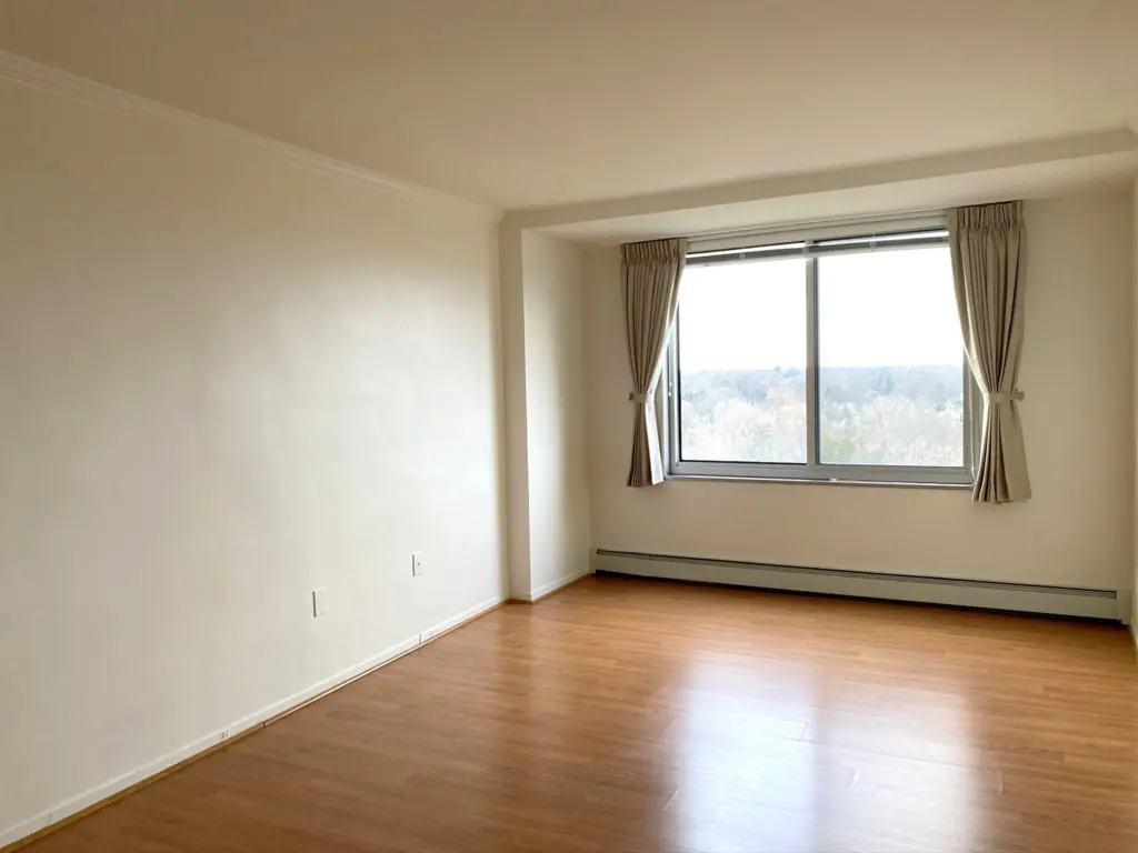 Pros and Cons of Selling an Empty House